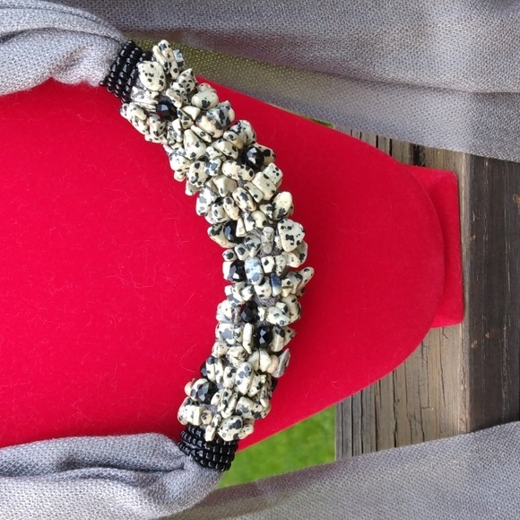 PASHMINA SCARF WITH NECK JEWELRY - Picture 2 of 4